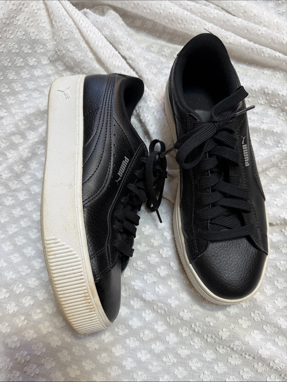 Puma Vikky Platform size 9